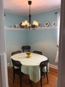 simple dining interior painting design